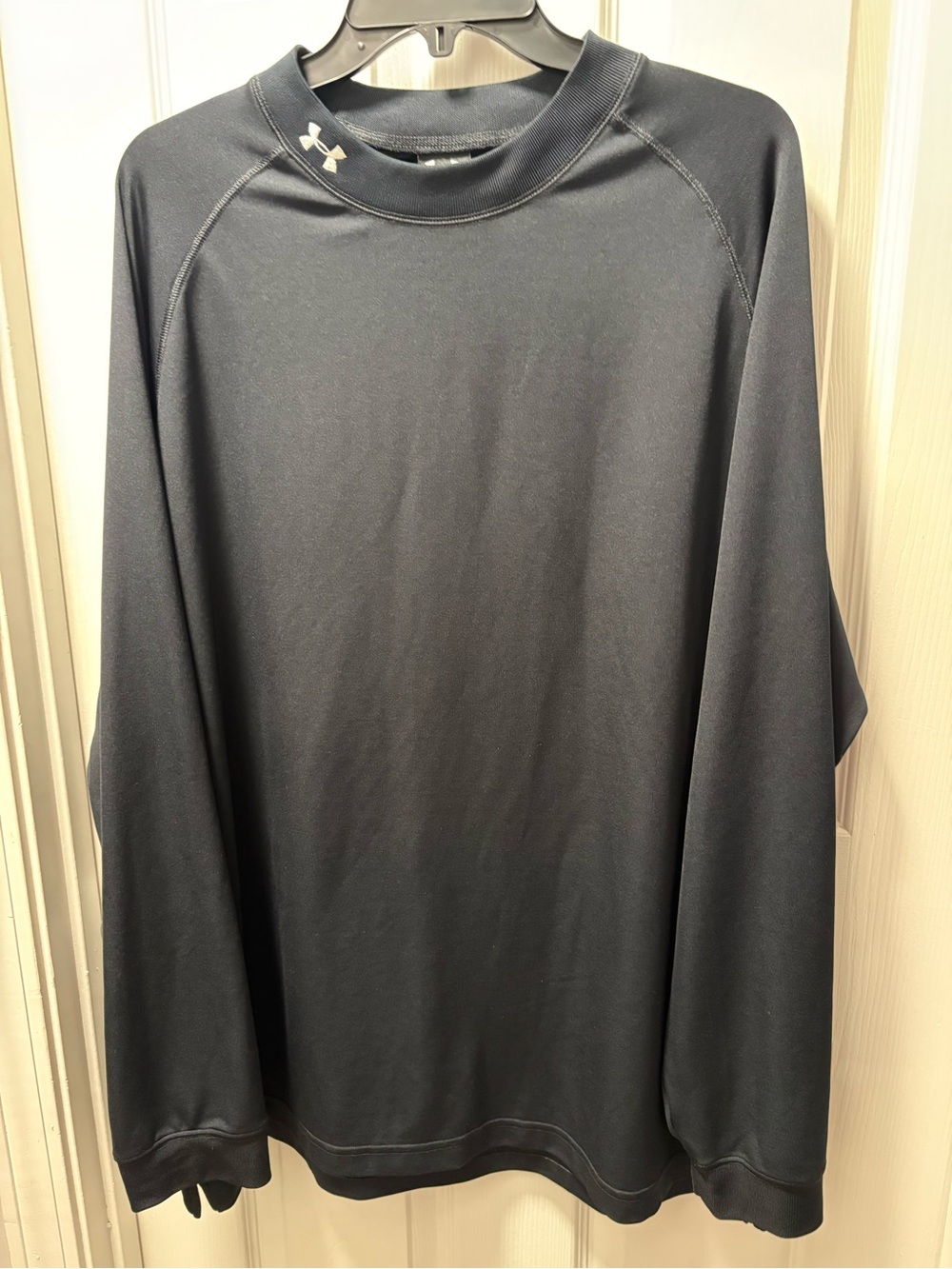 Under Armour Men's Black Long-Sleeve Athletic Top